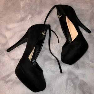 Cute black pumps 3.5 in